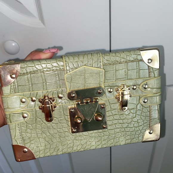 Green Clutch Handbag - Picture 1 of 2